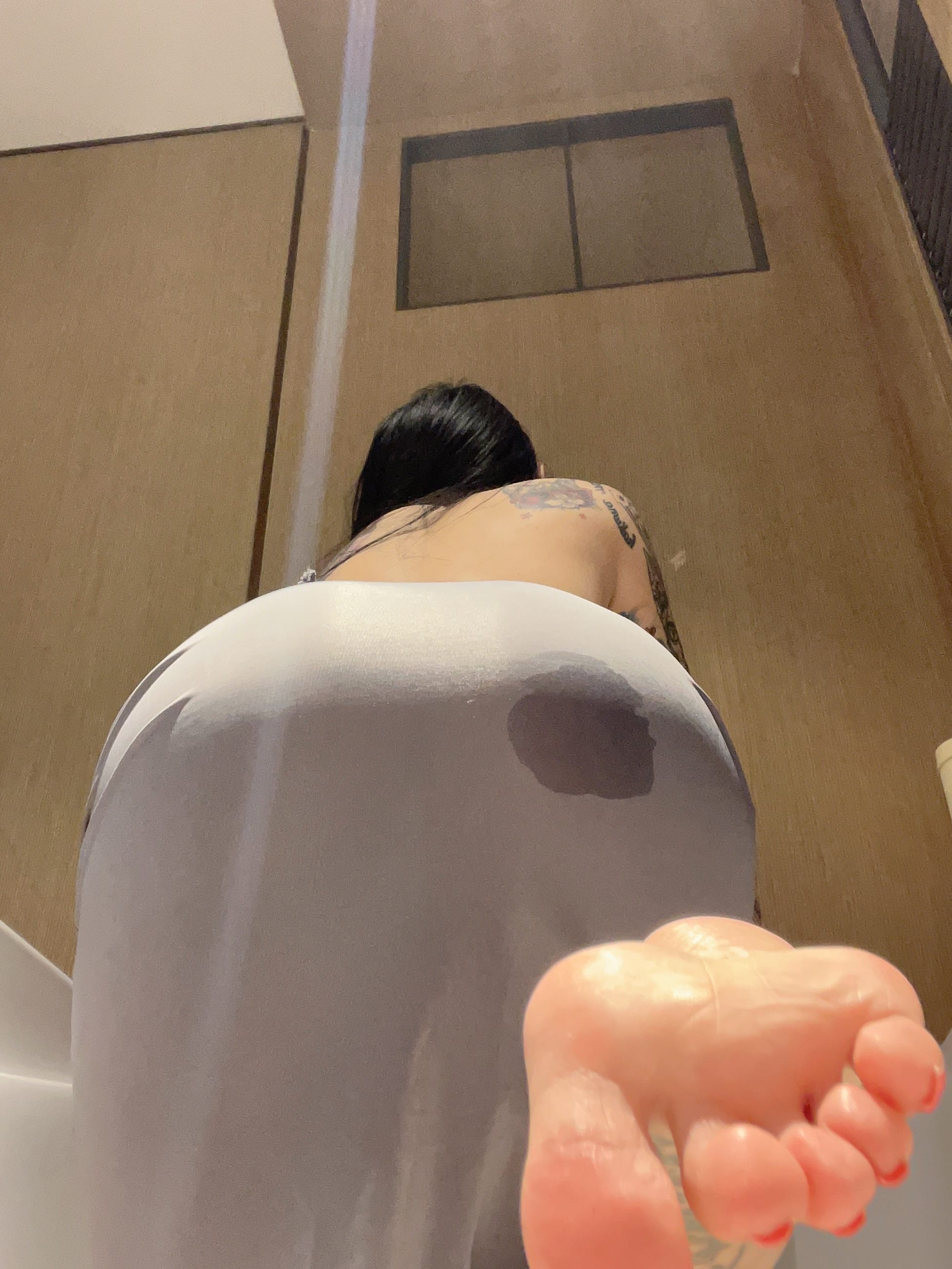 通百科老王 - 浴室透视美臀 第12张图片