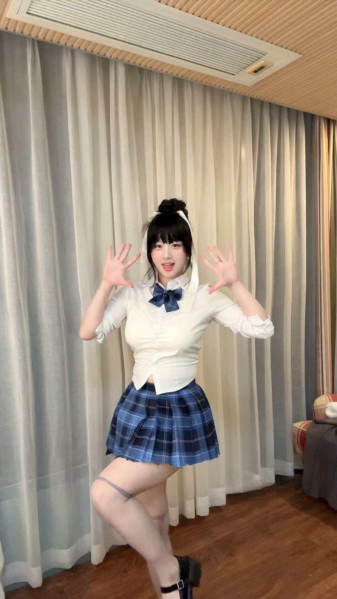 雅思把我杀了 - 清纯jk小师妹 第2张图片