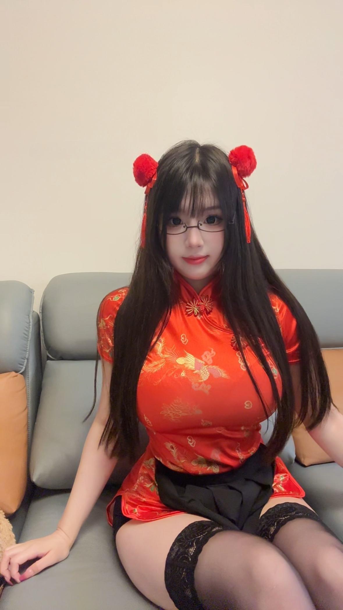 honey猴 - 短装红旗袍 第1张图片