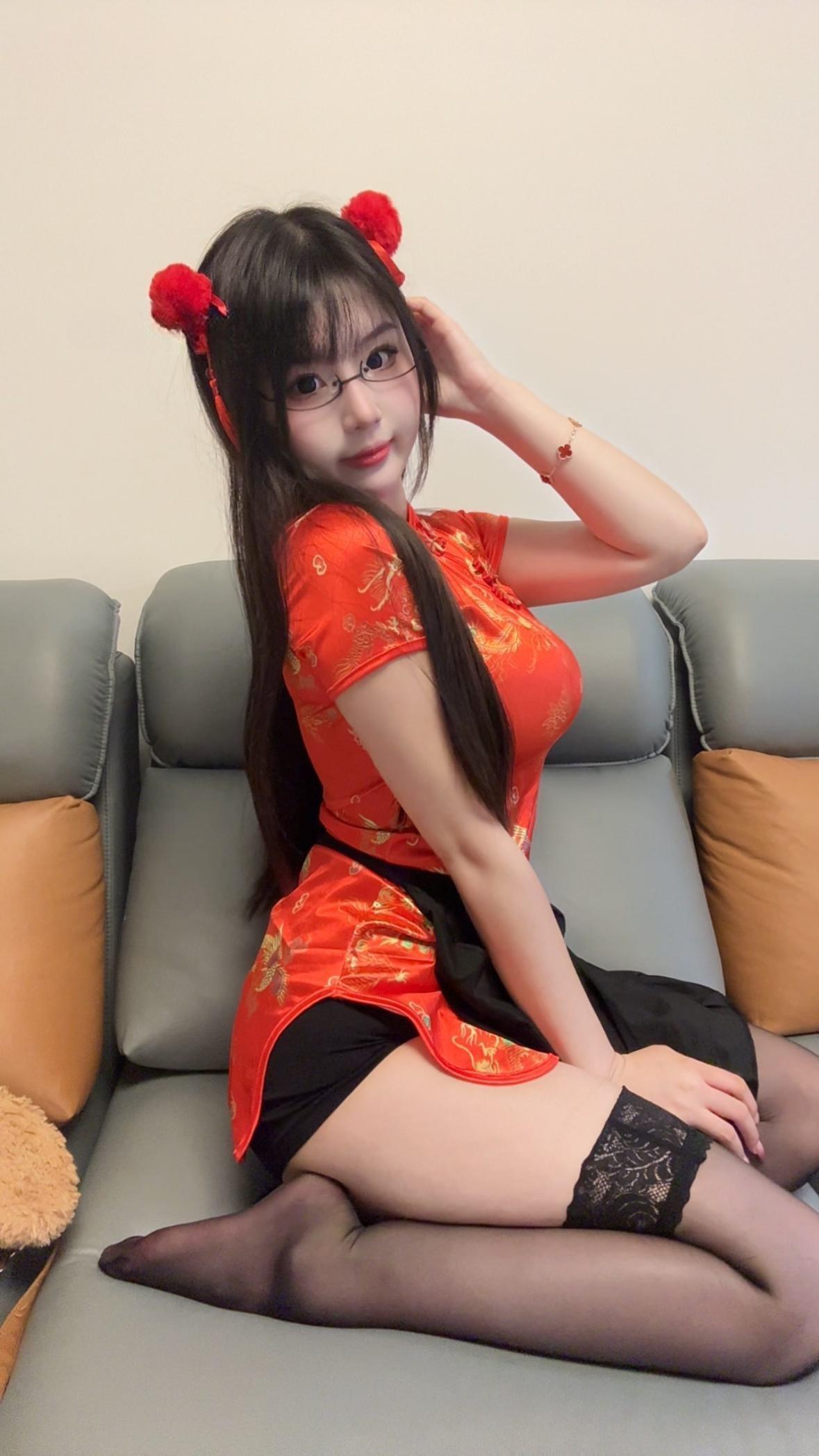 honey猴 - 短装红旗袍 第3张图片